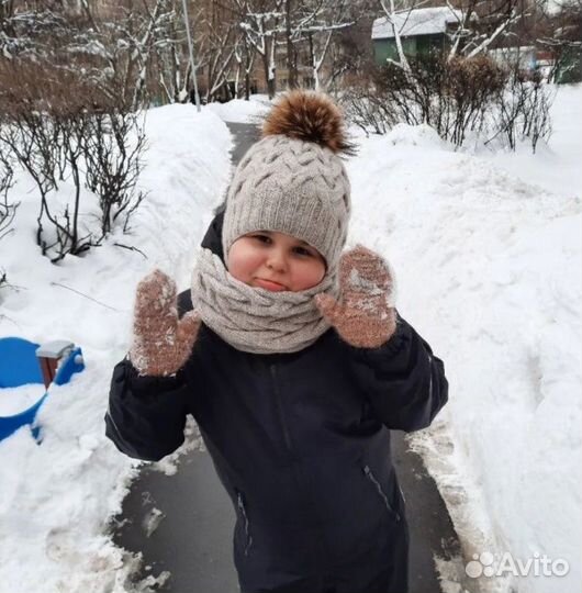 Зимняя шапка с помпоном и снуд, ручная работа