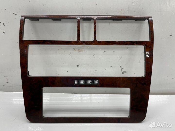 Рамка магнитолы под дерево Audi A4 B5 дефект