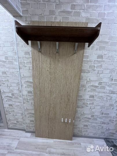 Вешалка настенная в прихожую