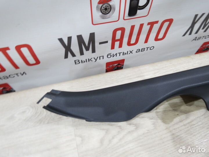 Обшивка стойки задняя правая Toyota Corolla 150