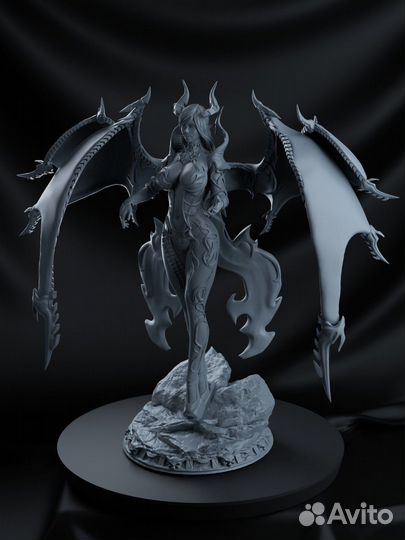 Фигурка Королевы