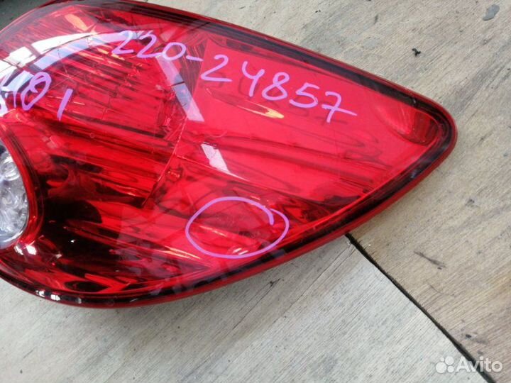 Стоп-сигнал задний правый Nissan Wingroad Y12