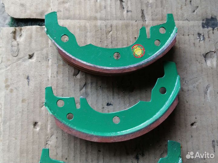 Тормозные колодки задние таврия