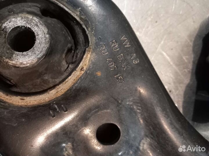 Нижние рычаги передней подвески VW Polo