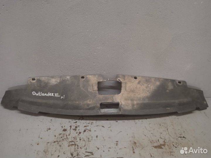 Накладка радиатора Mitsubishi Outlander Xl 2010