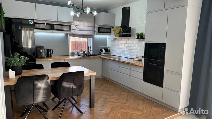 Угловая кухня новая