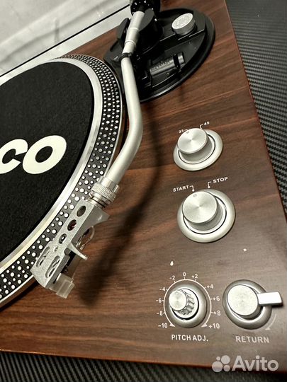 Виниловый проигрыватель Lenco L-92 walnut