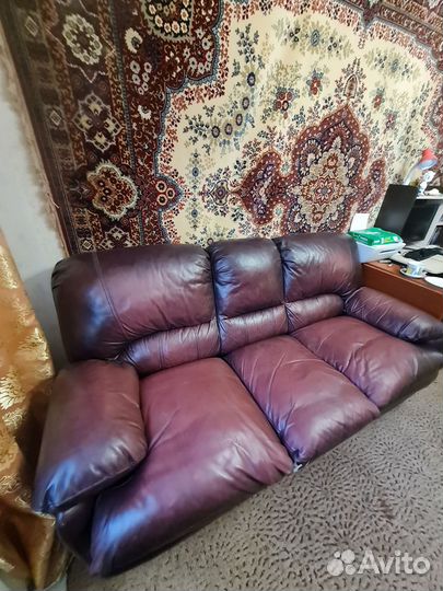 Финский кожаный диван