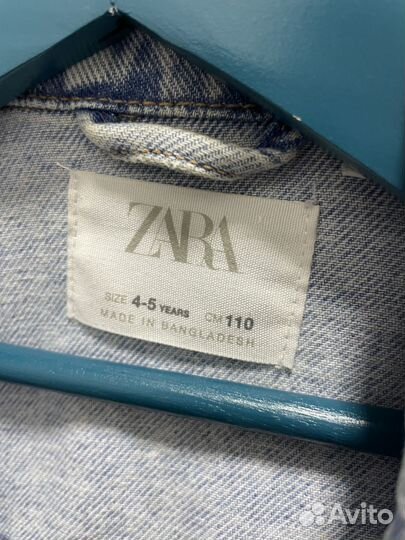 Zara куртка джинсовая для девочки 110