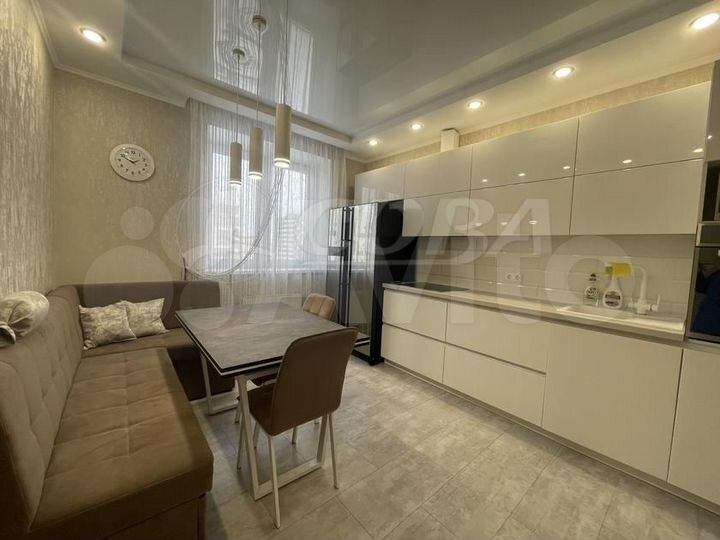2-к. квартира, 54 м², 14/17 эт.