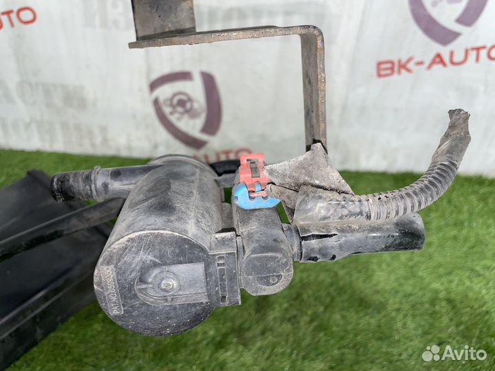 Адсорбер Cadillac Escalade GMT900