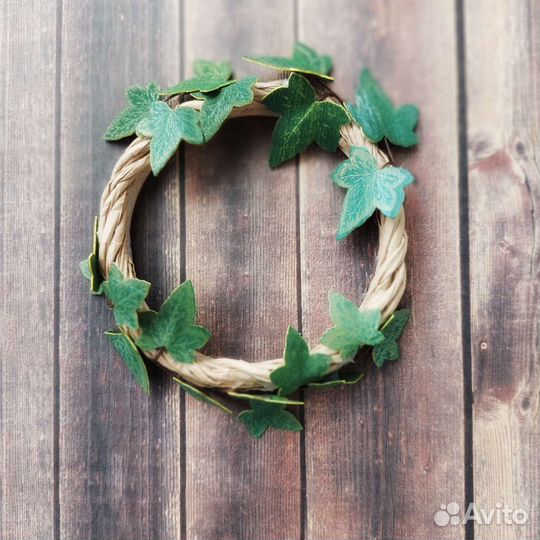 Венок на стену с листьями плюща