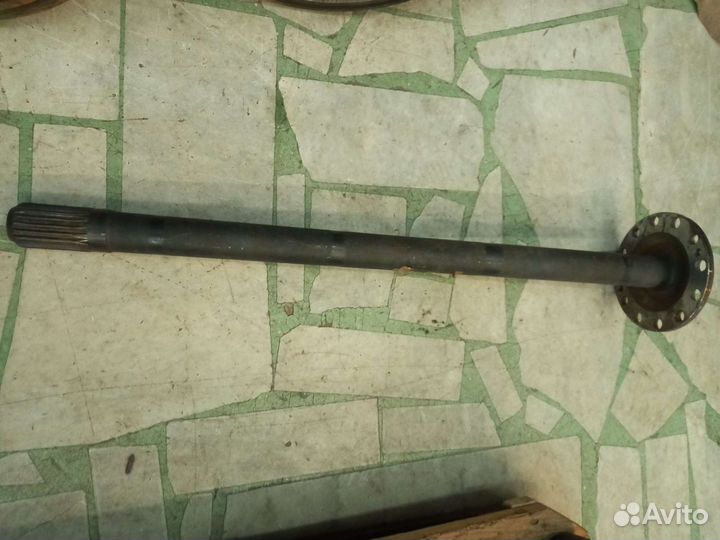 Полуось камаз-евро правая короткая 20 шл