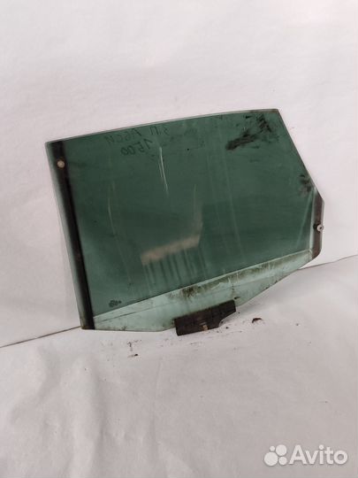 Стекло задней правой двери Audi A6 C4