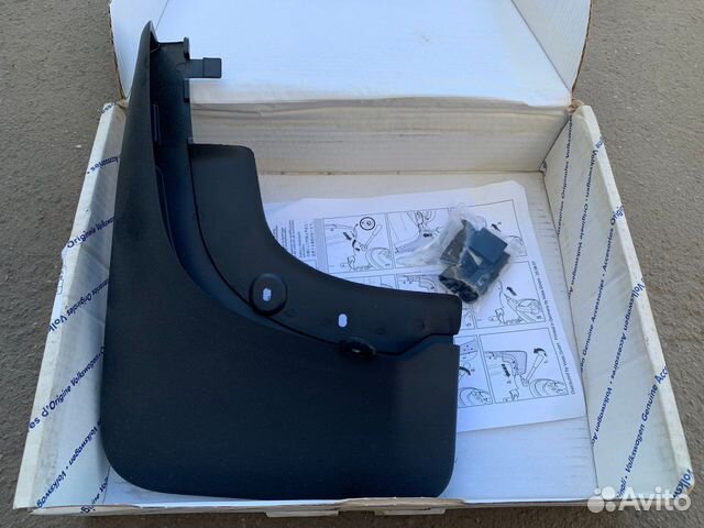 Брызговик задний левый Tiguan 1