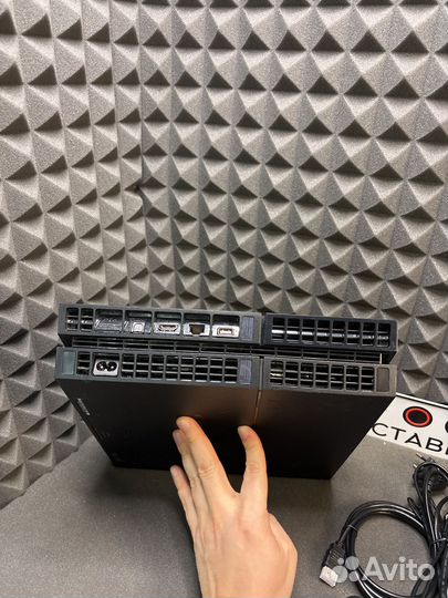 Sony playstation 4 + 2 игры