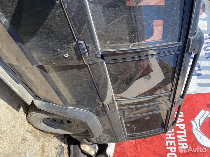 Дверь задняя левая Isuzu trooper 91г