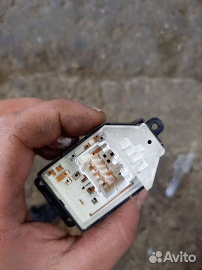 Hyundai solaris блок стеклоподъемников