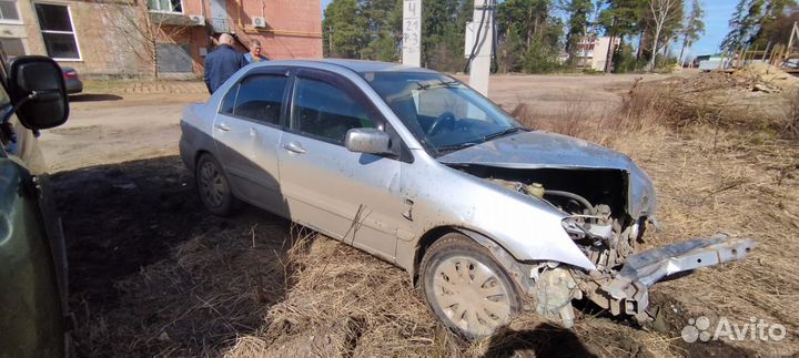 Mitsubishi Lancer 1.6 МТ, 2007, битый, 320 000 км