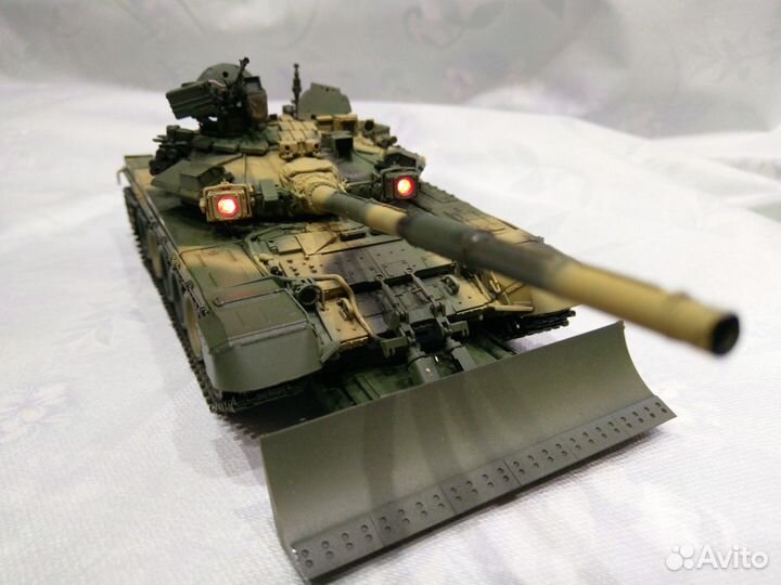 Модель танка Т-90