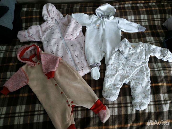 Конверт, три комбинезона и кофточка
