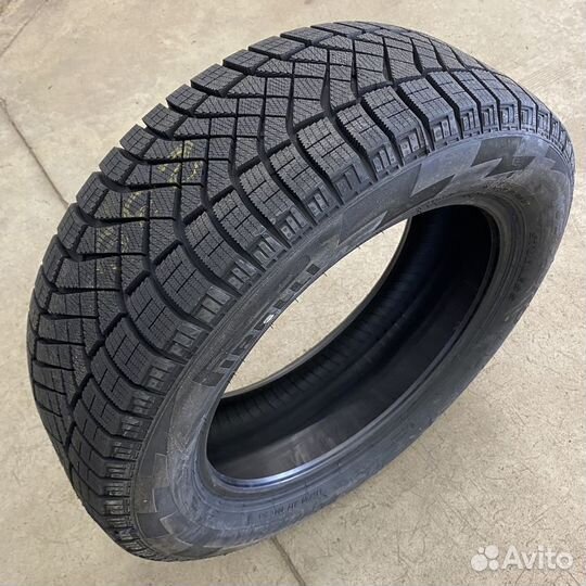 Pirelli Ice Zero FR 235/45 R18 98H