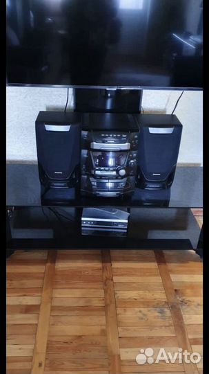 Тумба под телевизор,компьютерный стол