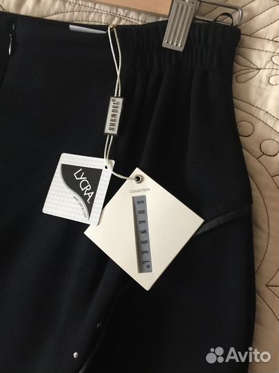 Юбка немного расклешенная книзу. Новая, польская