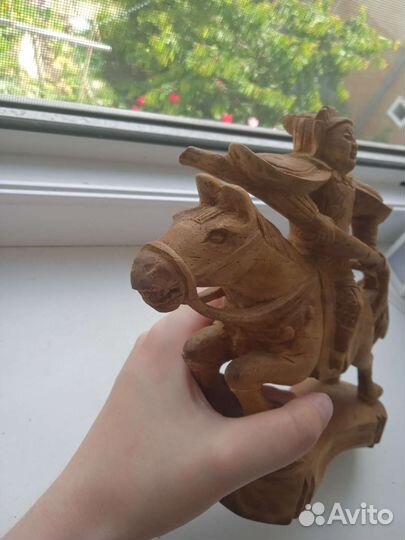 Гуань Бог Войны из красного дерева 80-е годы