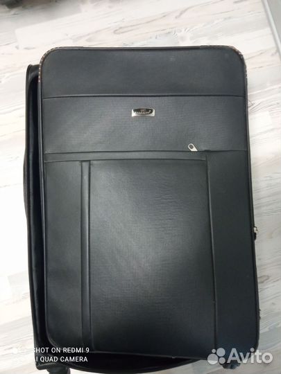 Чемодан на колесах большой