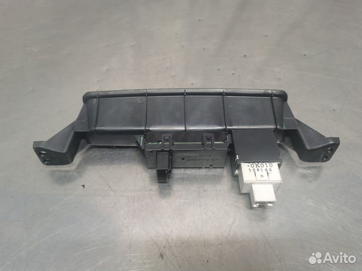 Часы Toyota Hilux