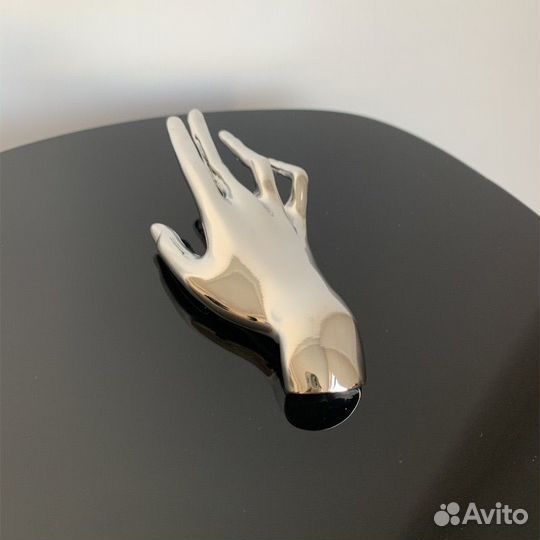 Серьги, броши