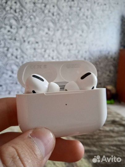 Абсолютно новые airpods pro