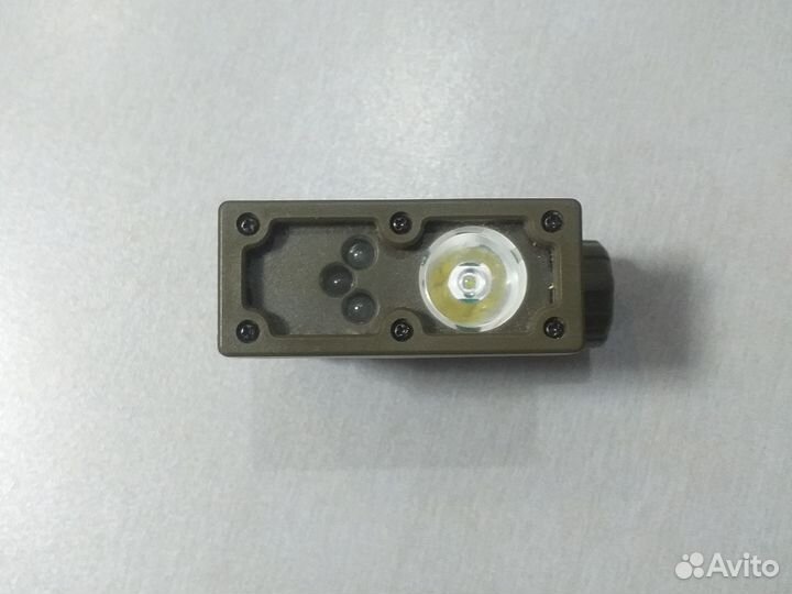 Тактический фонарь на шлем