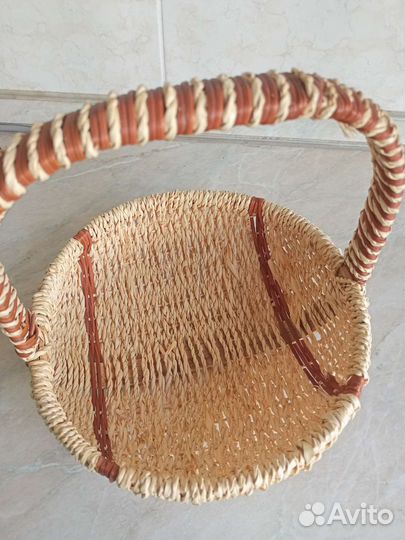 Корзинка плетёная новая
