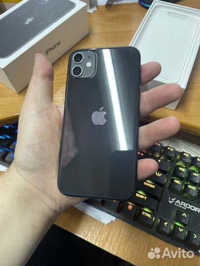 iPhone 11, 64 ГБ