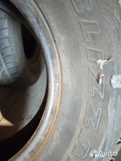 Bridgestone Blizzak Ice 265/70 R17