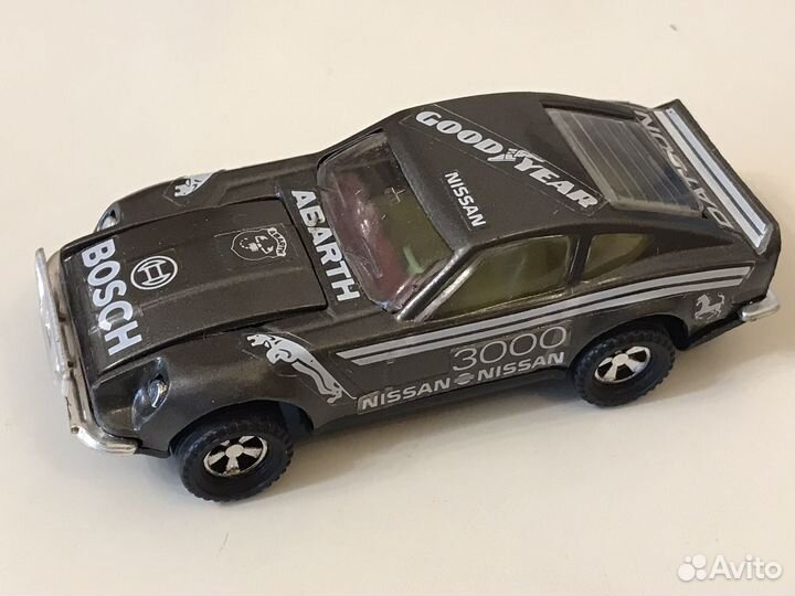 Модель Nissan Datsun 240 Z от Lonza