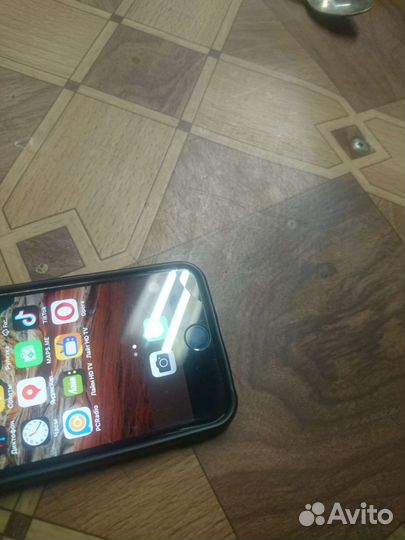 Телефон iPhone 6s