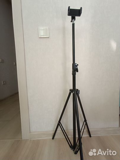 Штатив JBH HD61819 с блютуз пультом