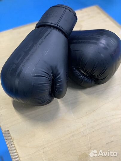 Боксерские перчатки
