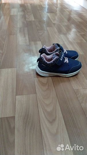 Кроссовки для девочки
