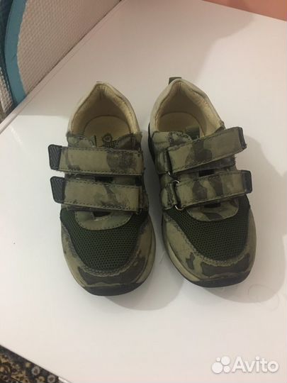 Кроссовки детские