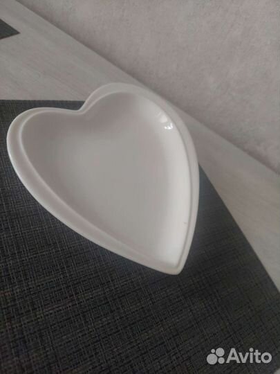 Тарелка белая сердце