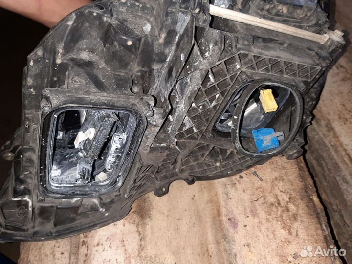 Правая фара mercedes W212 S212 битая