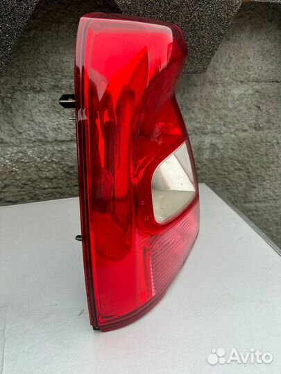 Задняя левая фара рено логан