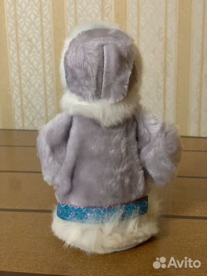 Фигурка меховая - Ненка с медвежонком