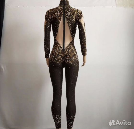 Костюм для сценического танца с кристаллами
