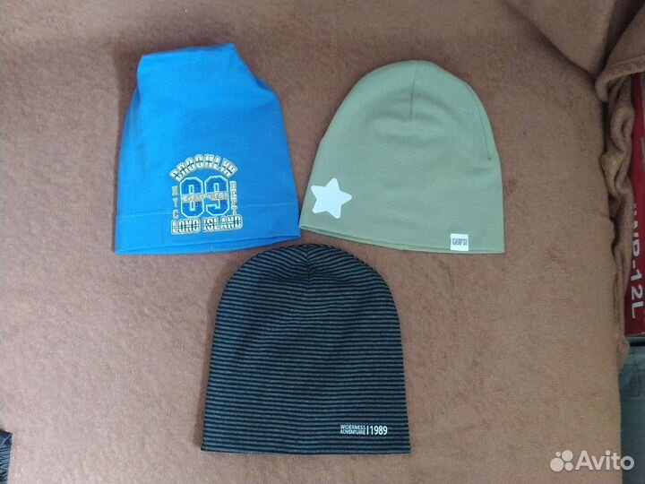Шапочки весна/осень новые