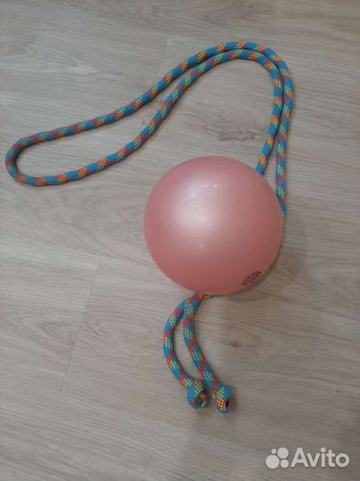 Обруч, булавы, мяч, скакалка и т.д